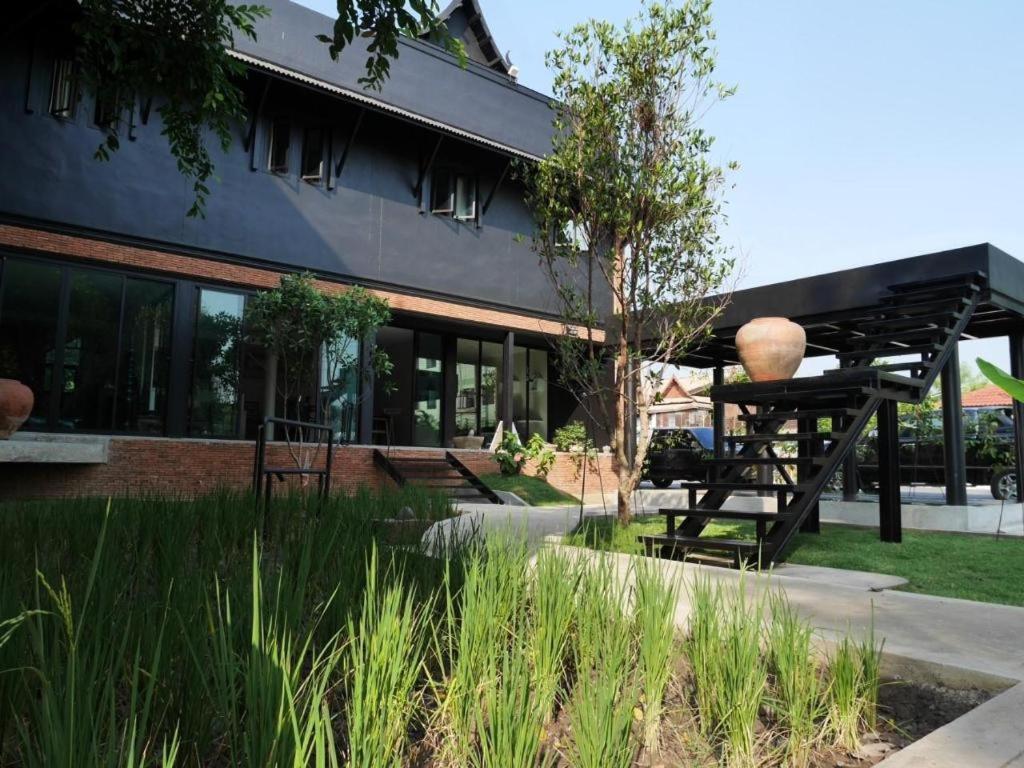 Silp-Pa Phra Nakhon Si Ayutthaya Hotel Exterior photo