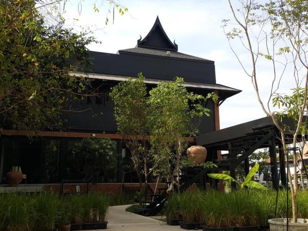 Silp-Pa Phra Nakhon Si Ayutthaya Hotel Exterior photo