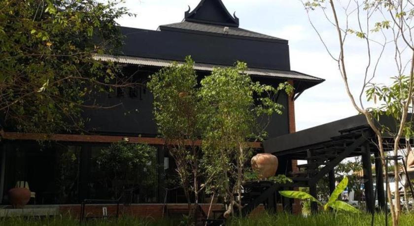 Silp-Pa Phra Nakhon Si Ayutthaya Hotel Exterior photo